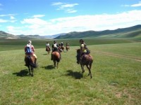 groupe-rando-cheval-cassiopee-steppe-mongolie-vallee-orkhon